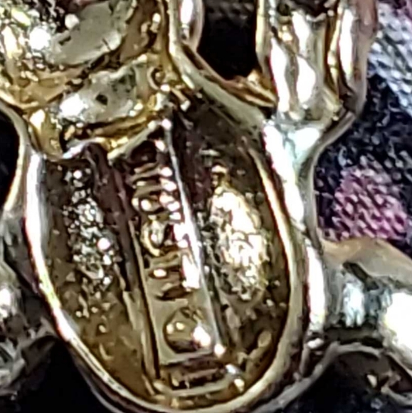 GIUSTI Golden Teddy Bear Pin With Umbrella and a Crystal Rhinestone Raindrop - Picture 4 of 5